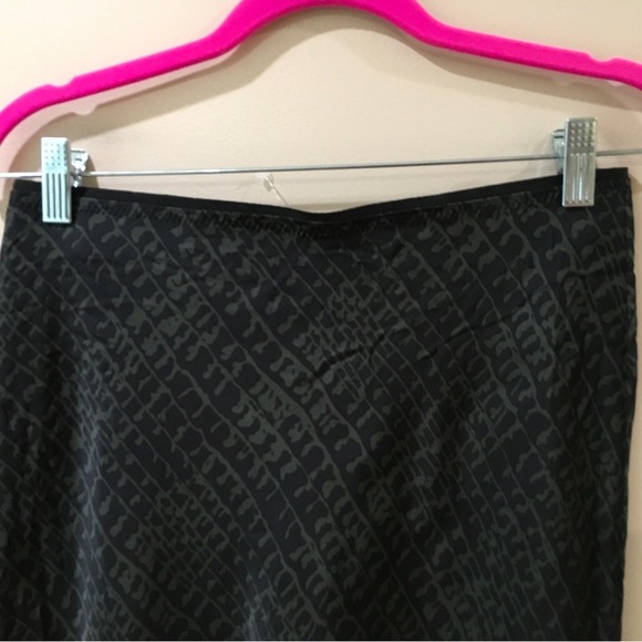 ZARA midi skirt SATIN Printed ZW COLLECTION Rustic Black Size Xs Womens - Picture 3 of 8